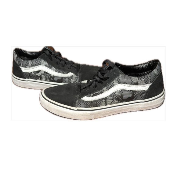 Vans Black and Gray Old Skool Sneakers with Suede Overlays - Picture 1 of 7